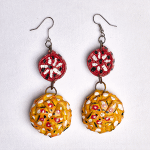 কাগজের তৈরী কানের দুল